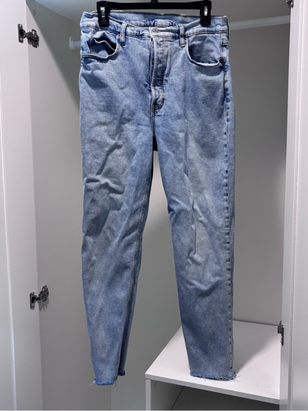 Extra High-Rise Sky-Hi Straight Secret-Smooth Pockets Women’s Jeans Blue